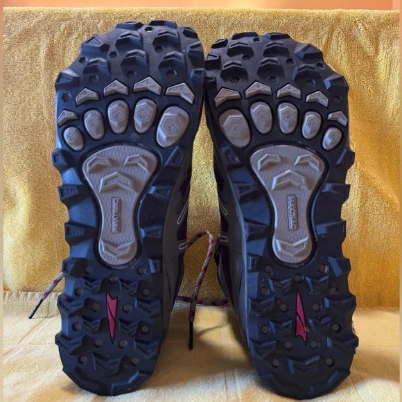Women’s Altra hiking boots size 10.5 - Picture 5 of 12